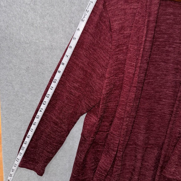 Burgundy Cardigan Sweater with Elegant Design - Picture 4 of 6
